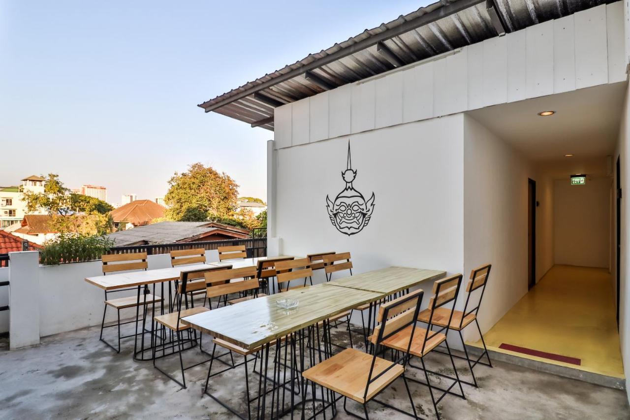 Oyo 489 Yak Hostel Chiang Mai Luaran gambar