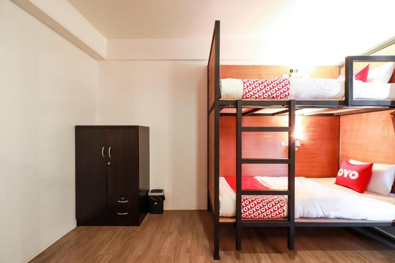 Oyo 489 Yak Hostel Chiang Mai Luaran gambar